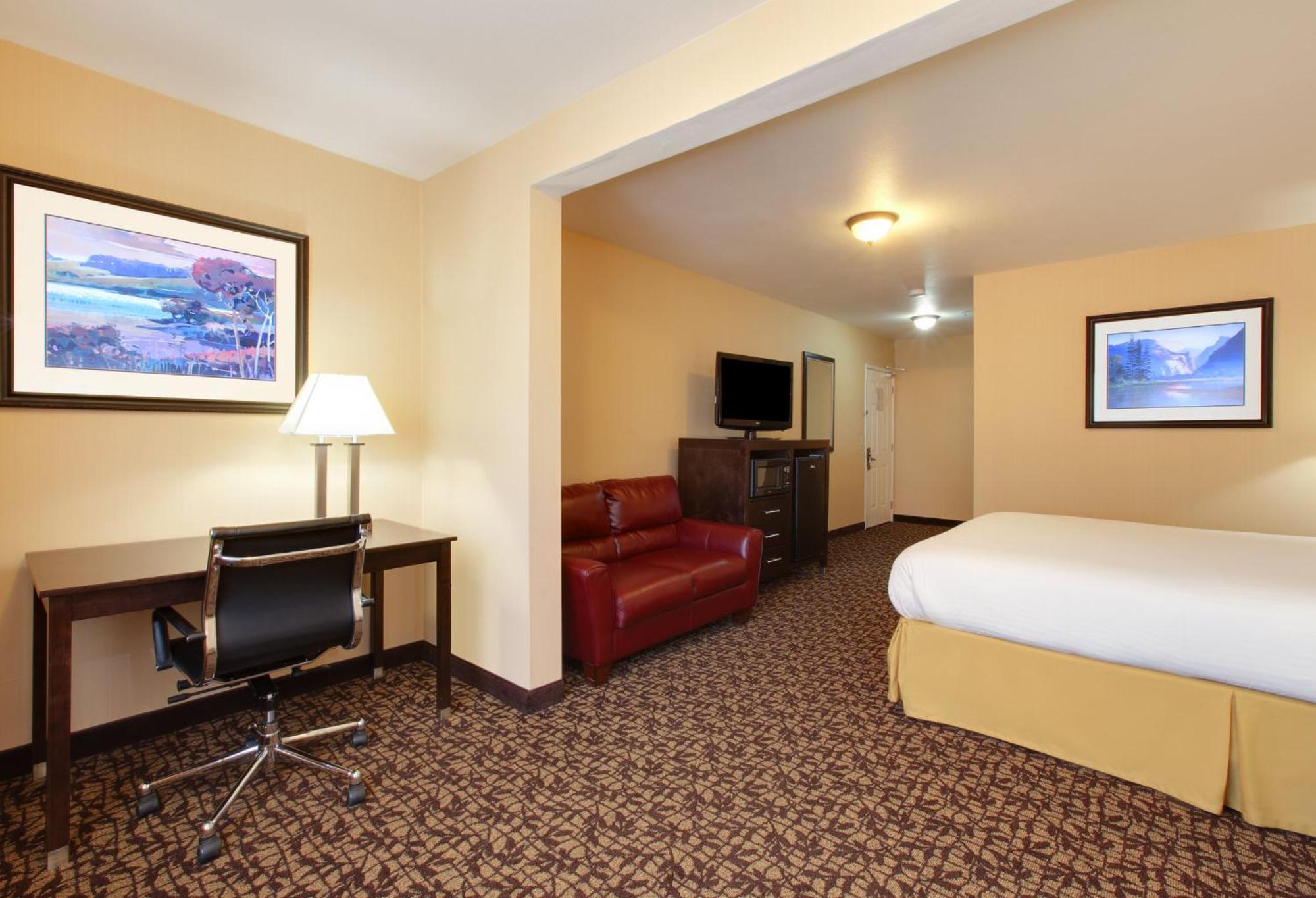 Holiday Inn Express Oakdale Bagian luar foto